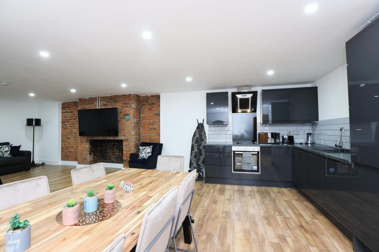Concert Square Apartments By Happy Days Ливърпул Екстериор снимка