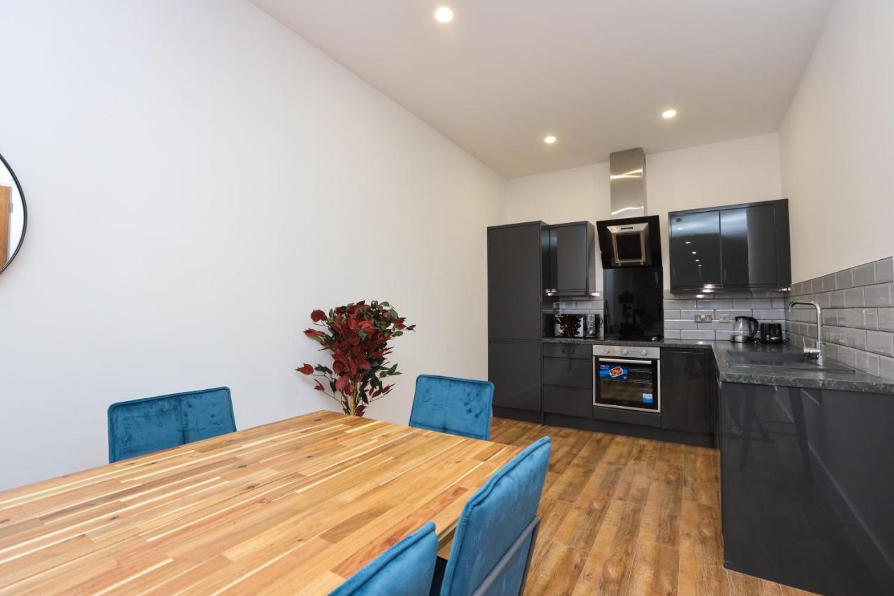 Concert Square Apartments By Happy Days Ливърпул Екстериор снимка