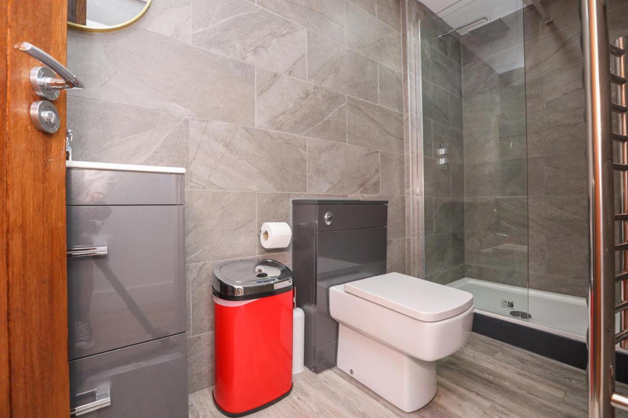 Concert Square Apartments By Happy Days Ливърпул Екстериор снимка
